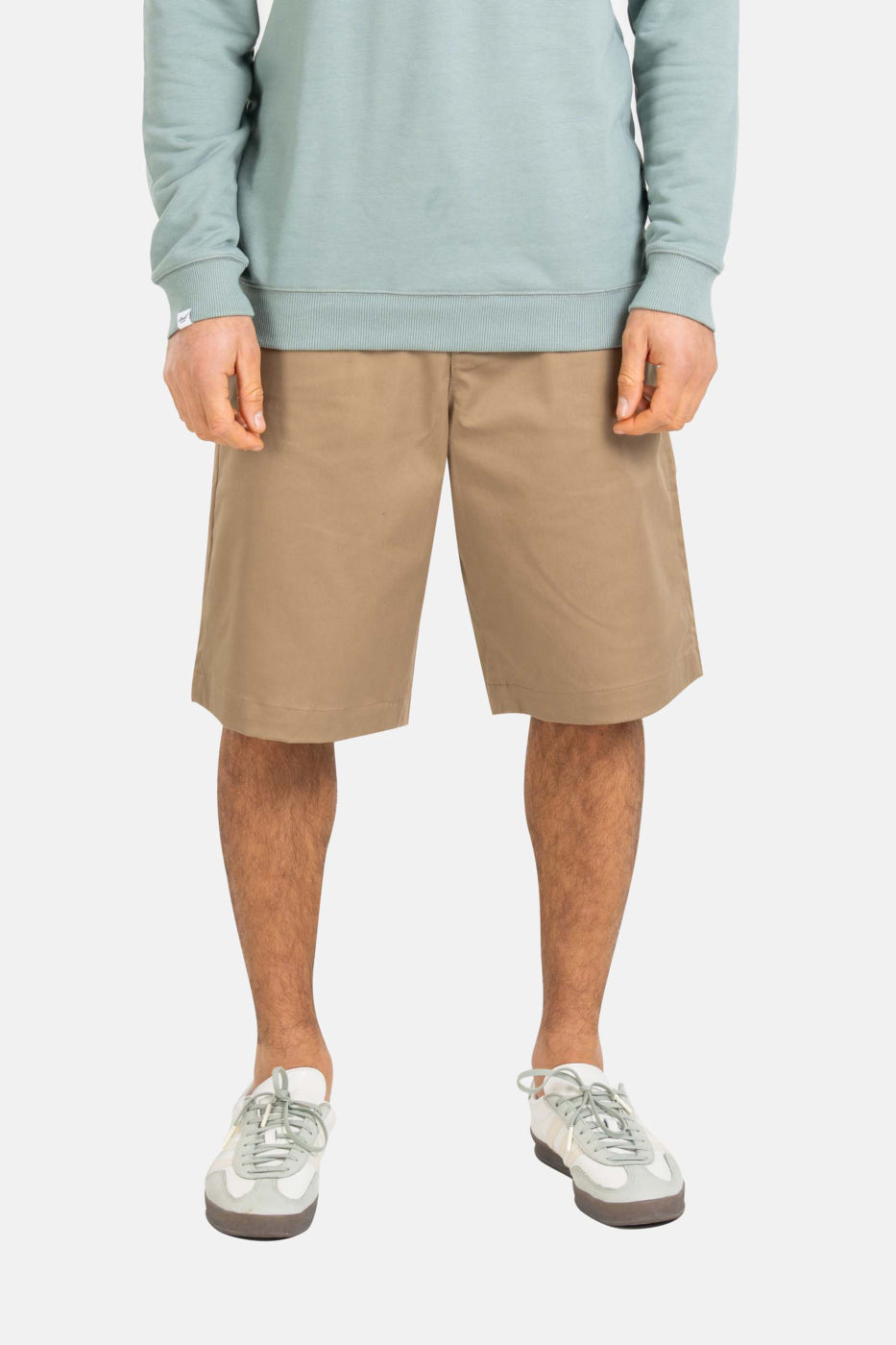 Pantalón chino corto arena