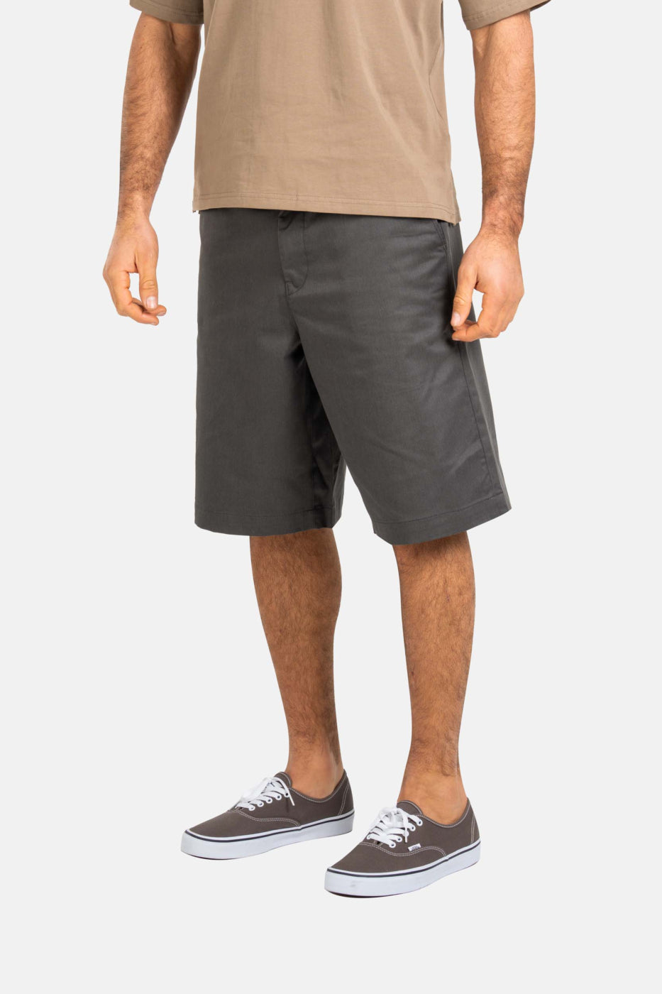 Pantalón chino corto gris