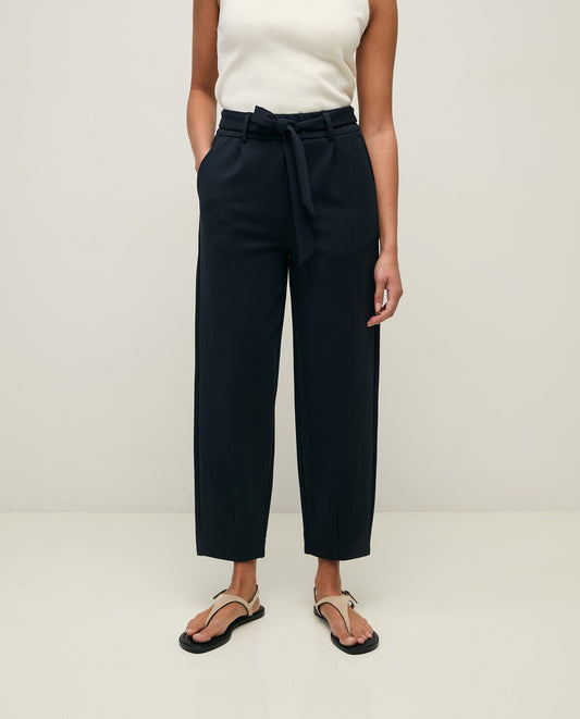 Pantalón barrel azul marino.