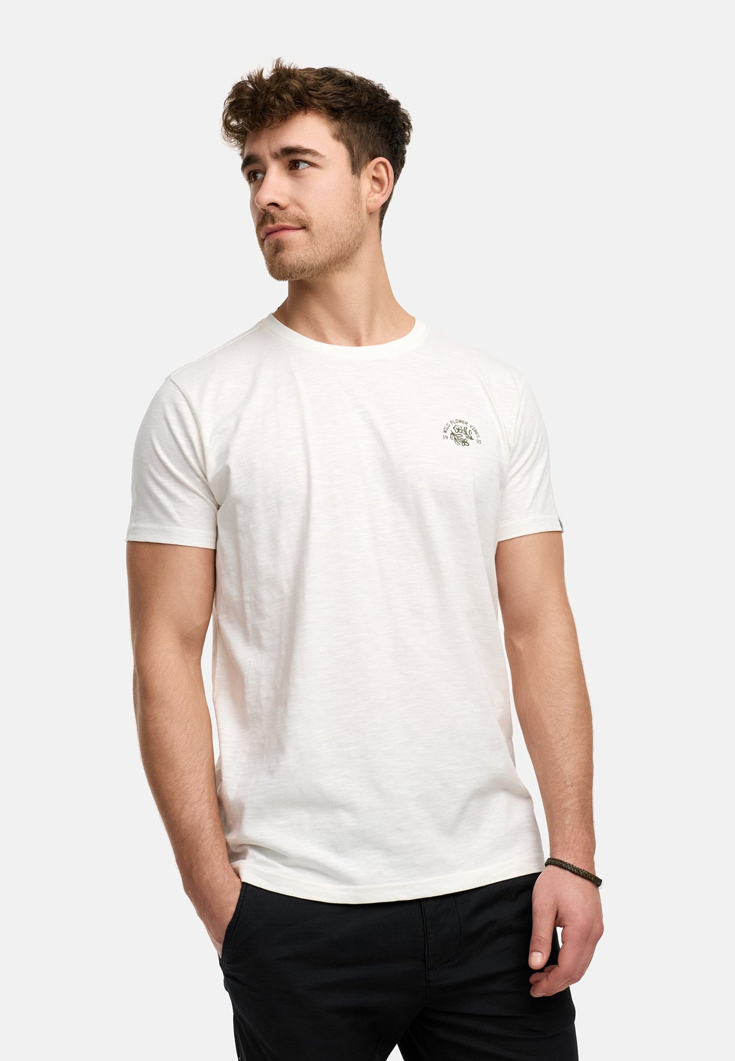 Camiseta manga corta blanca estampada.