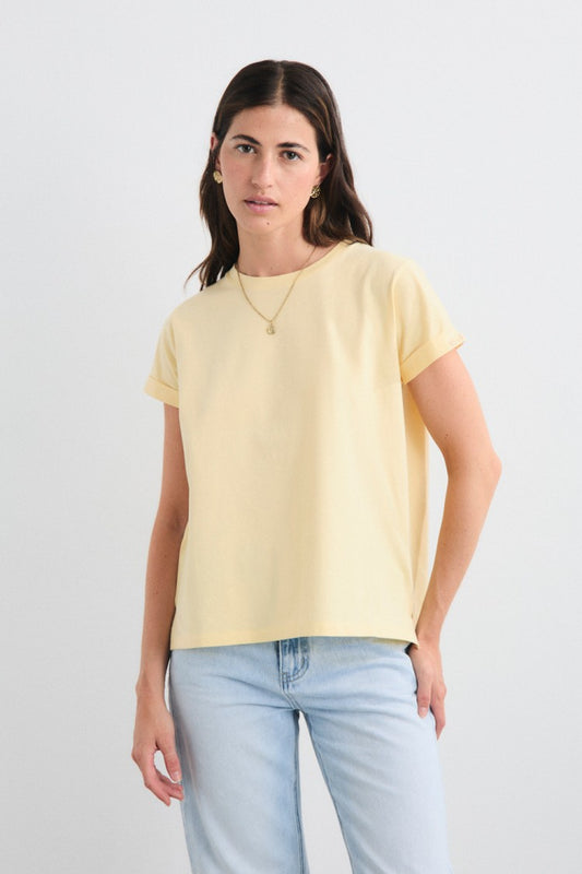 Camiseta básica manga corta amarillo.