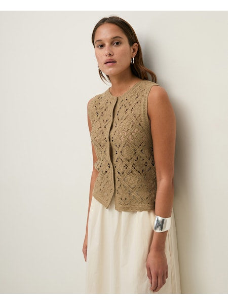 Chaleco crochet khaki.