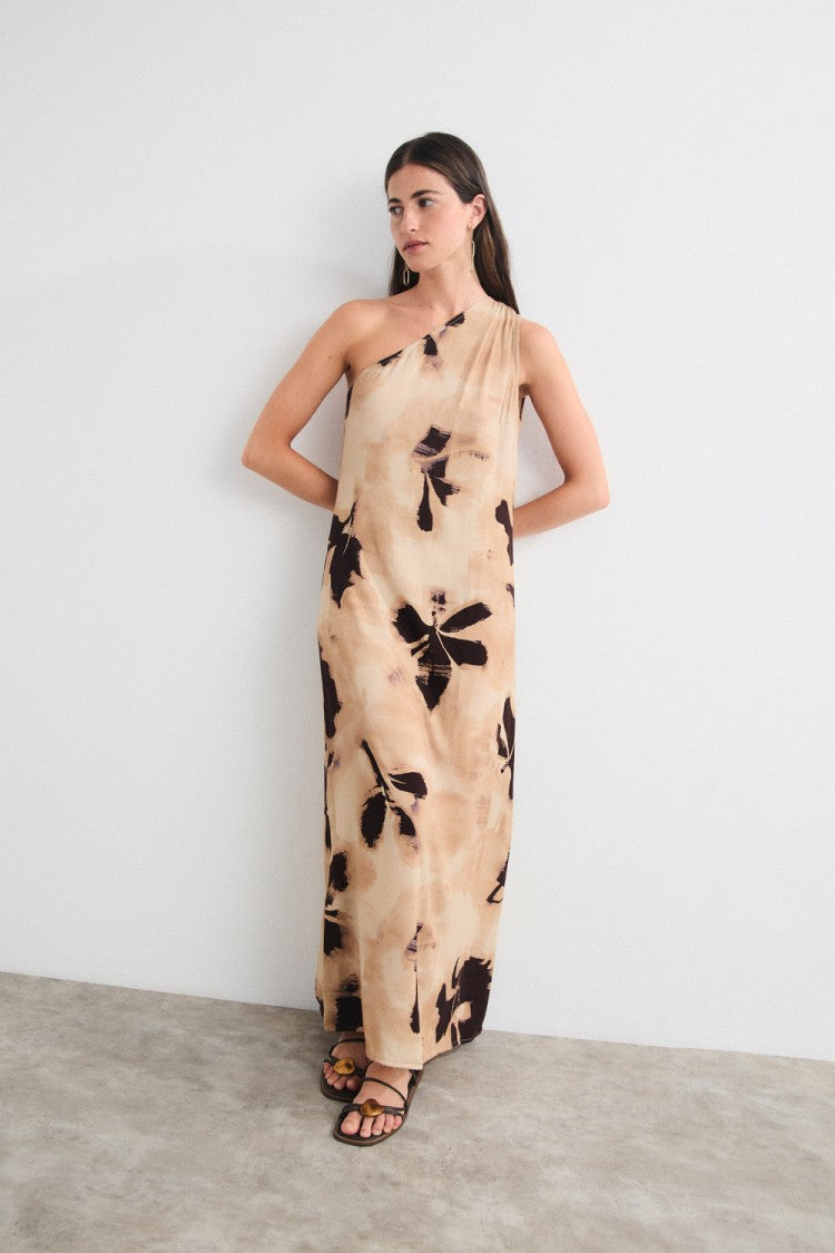 Vestido largo asimétrico estampado.