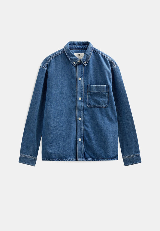 Sobrecamisa denim azul medio.