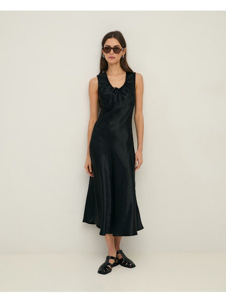 Vestido seda negro