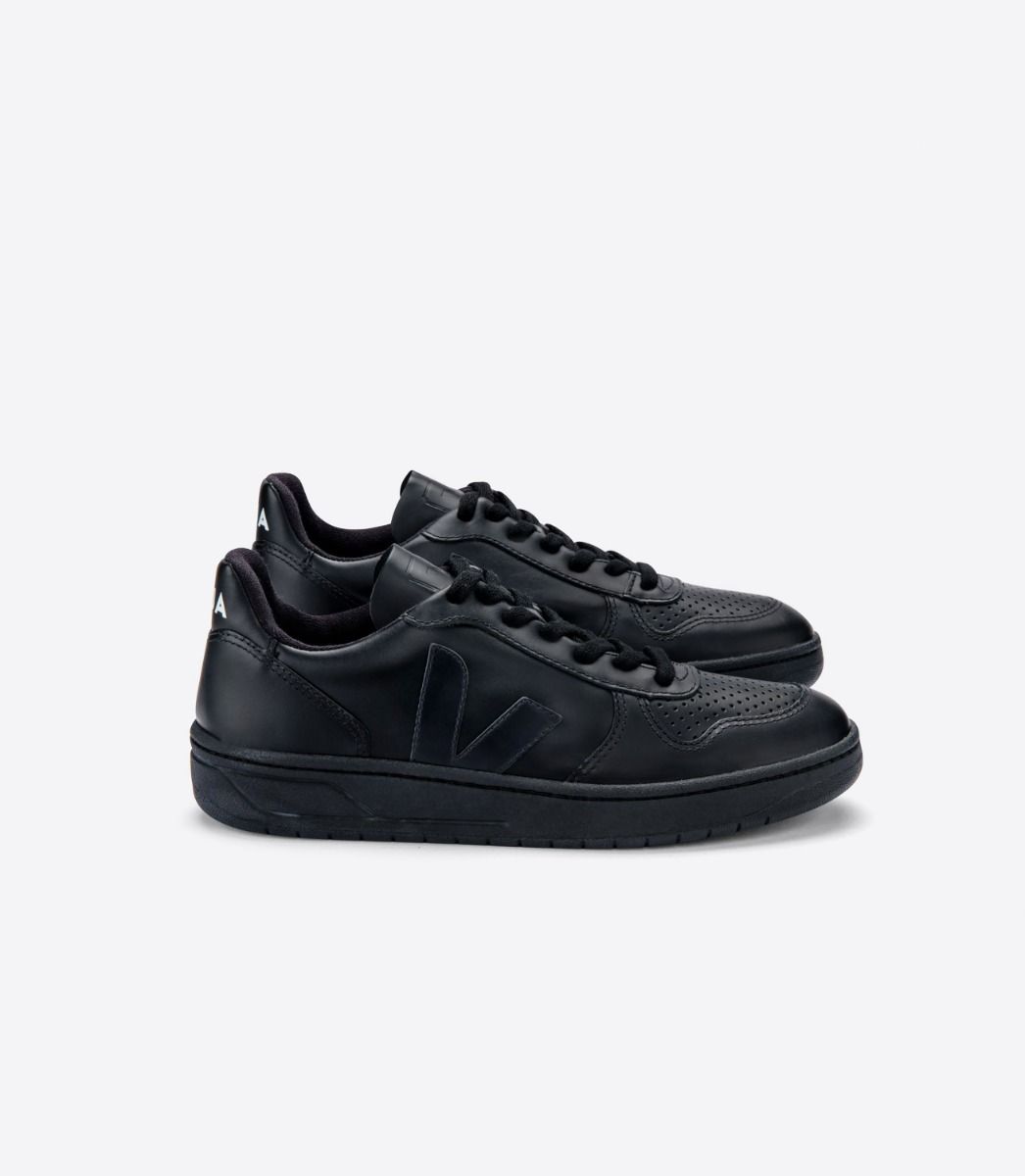 Veja V-10 Black