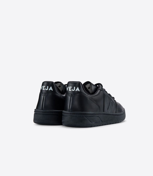 Veja V-10 Black